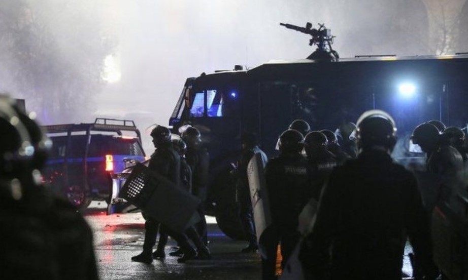 Tetë të vdekur dhe qindra të lënduar nga protestat në Kazakistan