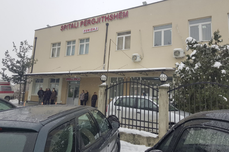 Po ushtronte detyrën të bëhej drejtor: Ndalohet njeriu që mbushi kerrin e tij me naftën e spitalit në Ferizaj