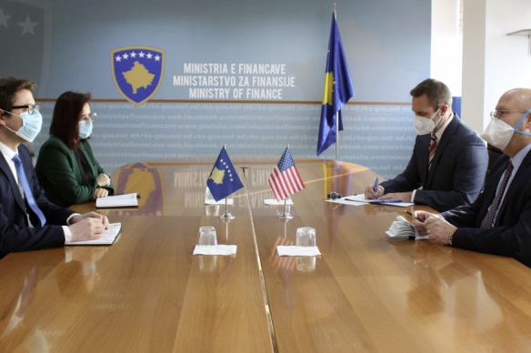 Ministri Murati takon ambasadorin amerikan: Nuk i përmend 20 vitet e kaluara