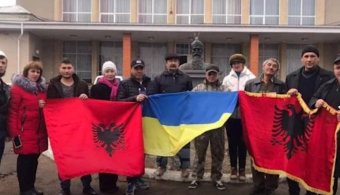 Shqiptarët e Ukranës gati edhe për luftë me Rusinë