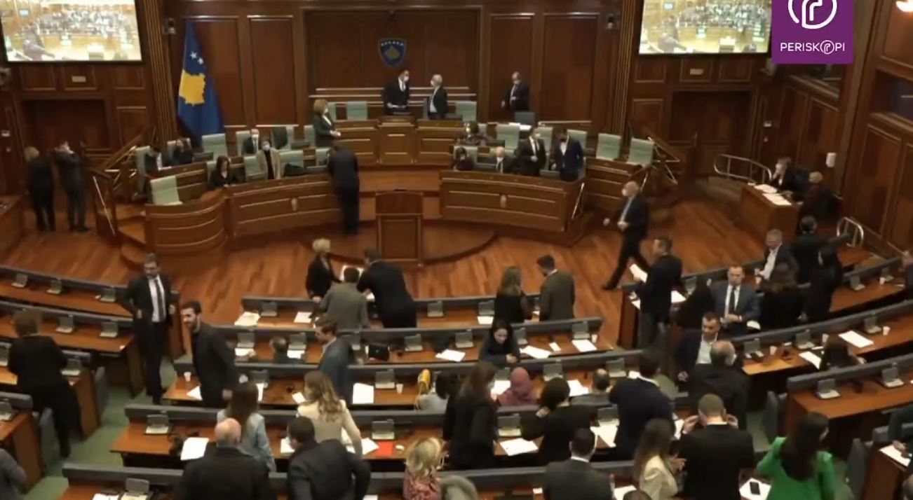 LDK propozon një pikë shtesë për rezolutën për referendumin serb, Kuvendi shkon në pauzë