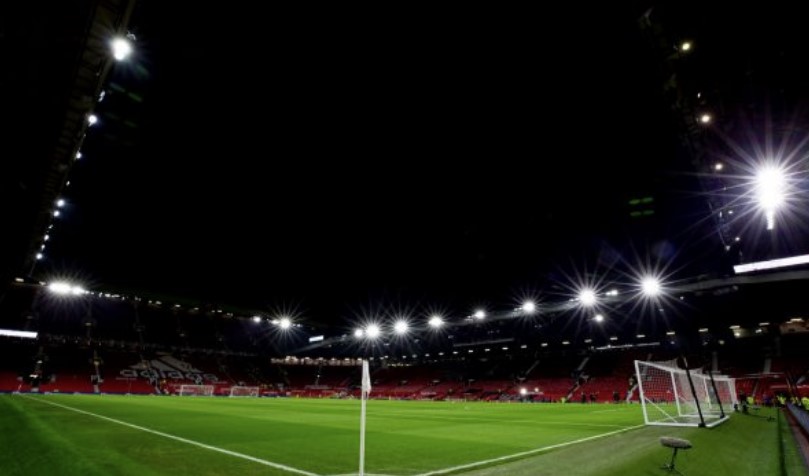 Cavani startues kundër Aston Villas: Formacionet zyrtare