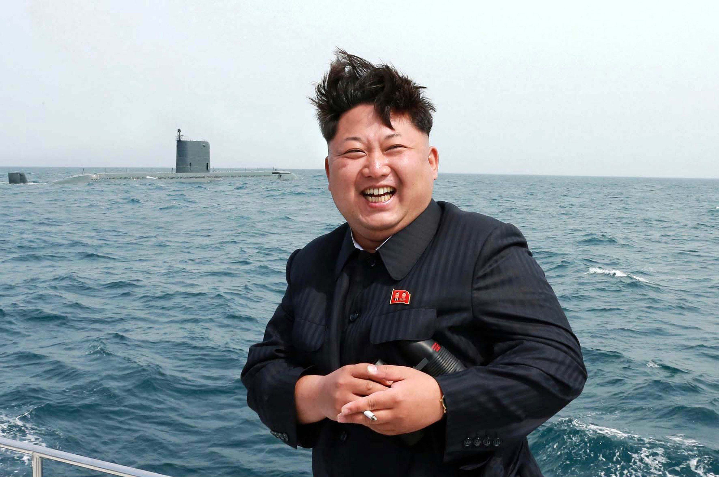 Kim Jongu lanson raketën balistike: Vlerësohet 10 herë më e madhe sesa shpejtësia e zërit