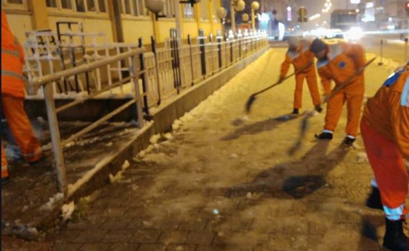 Goditet me veturë një person që ishte duke e pastruar borën në rrugët e Podujevës