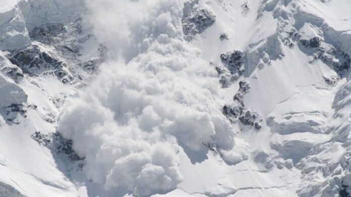 Dy persona vdesin shkaku i një orteku të dëborës në Turqi