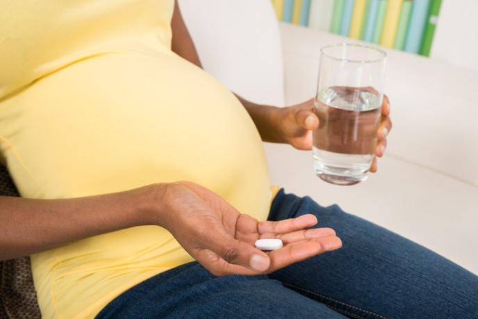 Sa më shumë antibiotikë të merrni gjatë shtatzënisë, aq më të rrezikuara nga kanceri i zorrës së trashë