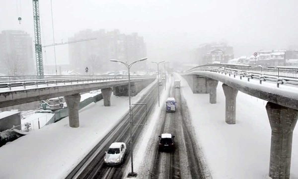 ‘Punuam gjithë natën’ – Ministria e Infrastrukturës njofton për rrugët pas borës