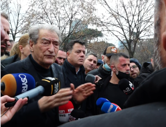Deputeti i PD’së për Sali Berishën: Nuk vjen zgjidhja nga pushka