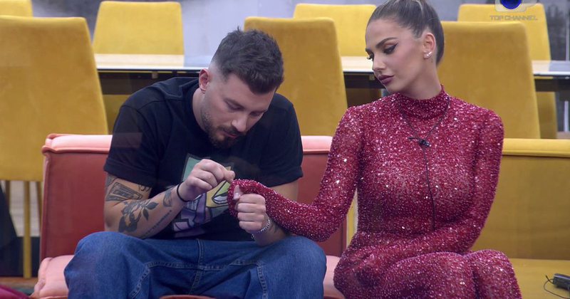 Beatrix kthehet nga pushimet në Dubai: I jep mbështetje Donaldit për finalen sonte