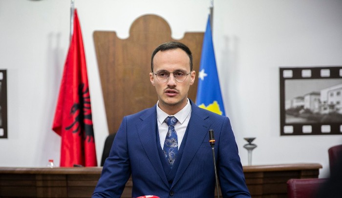 Marrëveshja e dyshimtë mes kryetarit të Gjilanit, Alban Hysenit (VV) dhe një oligarku lokal dërgohet në prokurori