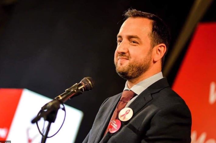 Lufta ‘proxy’ kundër lejimit të martesave mes gjinisë së njëjtë: Shihni çka po ndodhë te ‘muri’ i Korenicës së VV-së