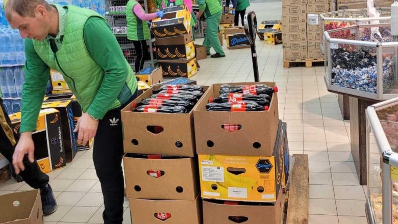 Coca-Cola nuk largohet nga tregu rus, bojkotohet në Ukrainë