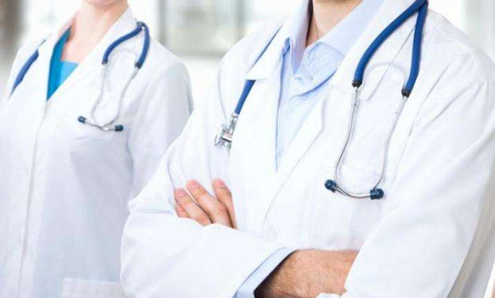 Mbi 80 mjekë do të largohen nga Kosova, kanë gjetur punë jashtë vendit
