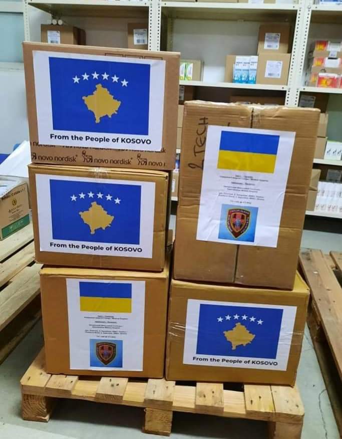 Arrin në Ukrainë kontigjenti i parë i ndihmave me medikamente nga Kosova