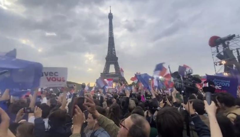 Fillon festa në Paris pas fitores së Macronit