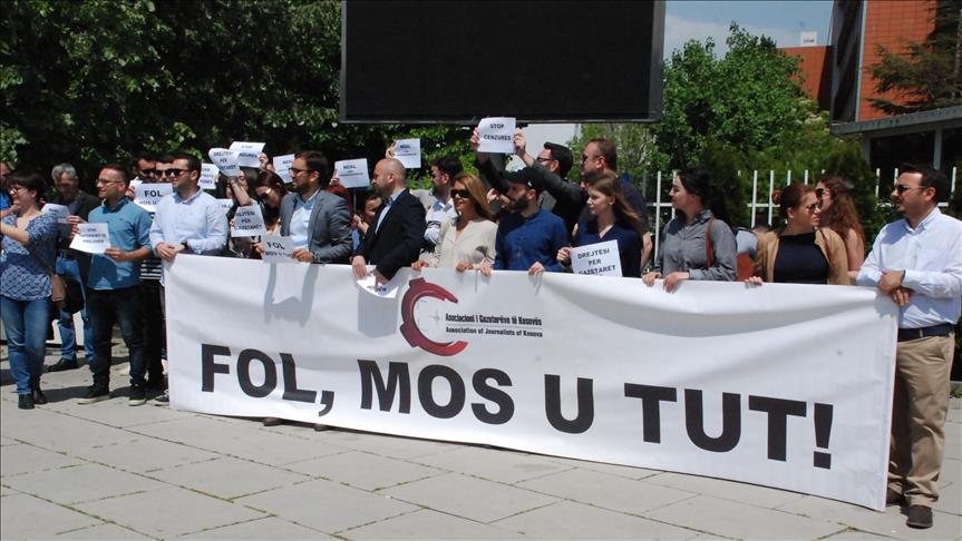 DASH: Gazetarët në Kosovë po kërcënohen nëse kritikojnë qeverinë në raportimet e tyre