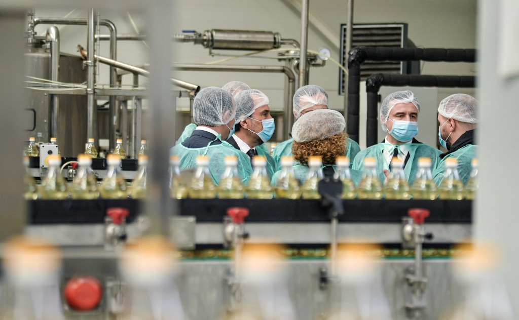 Qeveria “veshët n’lesh”, veç një muaj rezistencë për çmimin e vajit