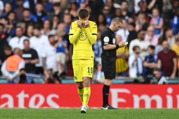 “E lypen gjithkah, por nuk e gjetën” – Lojtari i Chelseat raportohet se iku nga hoteli para finales së FA Cup ndaj Liverpoolit