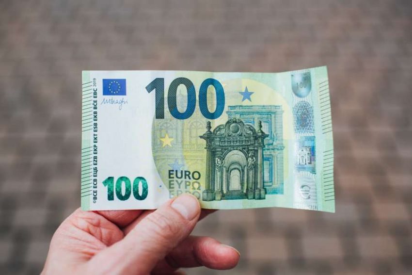 Ministria më në fund jep lajmin: Ja kur dalin 100 eurot për sektorin privat