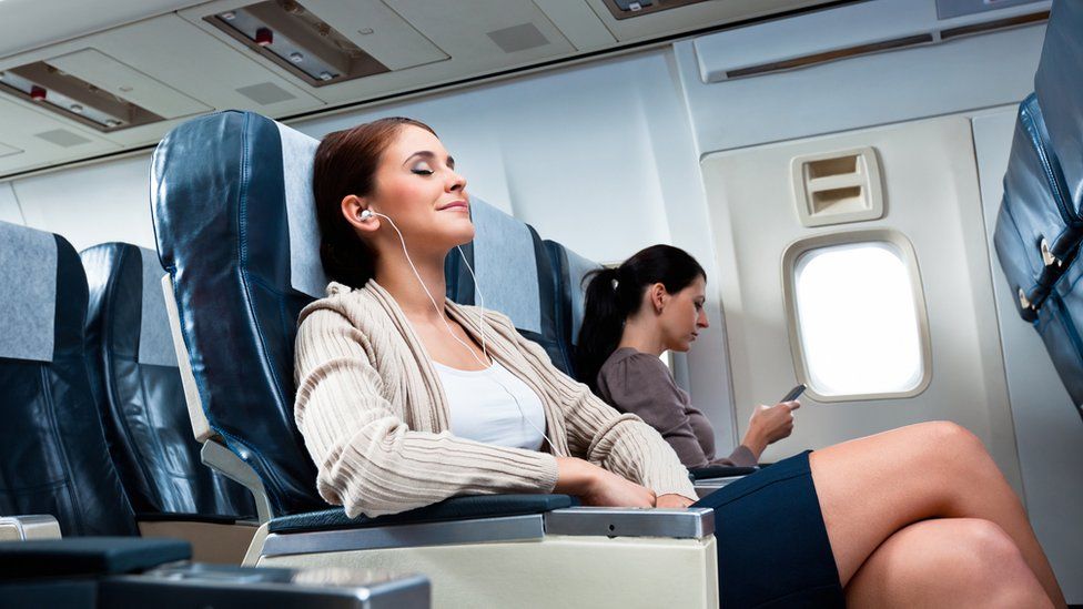 Para se të udhëtoni, mësoni 6 gjëra të çuditshme që i ndodhin trupit tuaj në avion