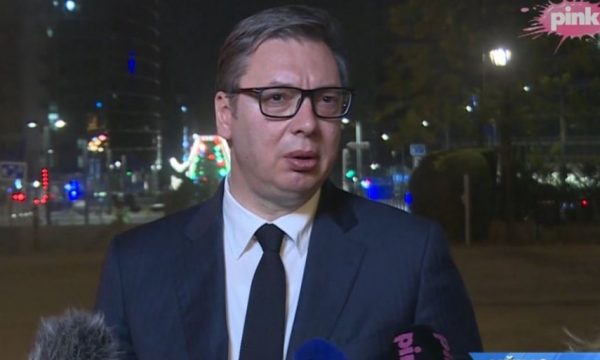 Vuçiq bën ‘skena’ pas darkës në Bruksel: Në 36 orët e mbledhim Këshillin e Sigurisë