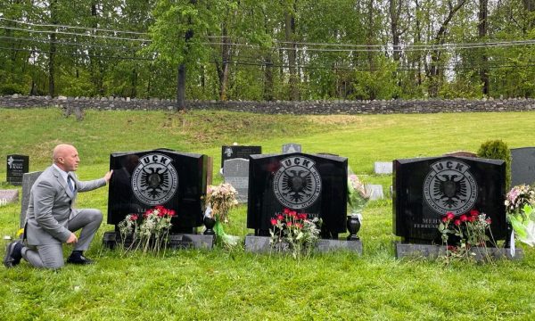 Haradinaj, homazhe te varret e vëllezërve Bytyqi në Nju Jork
