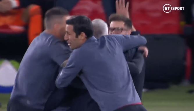 Momenti kur Roma shpallet kampion i UEFA Conference Lague në stadiumin ‘Air Albania’