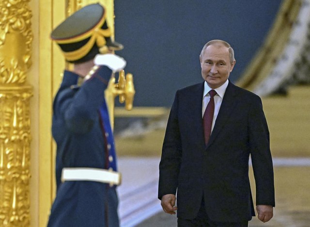 Putini në rolin e oficerit: Po jep urdhëra të drejtpërdrejtë për trupat ruse në Ukrainë