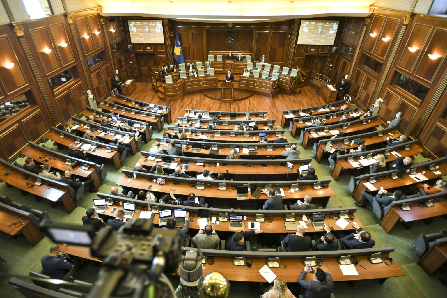 Kuvendi diskuton mos liberalizimin e vizave nga BE-ja për Kosovën