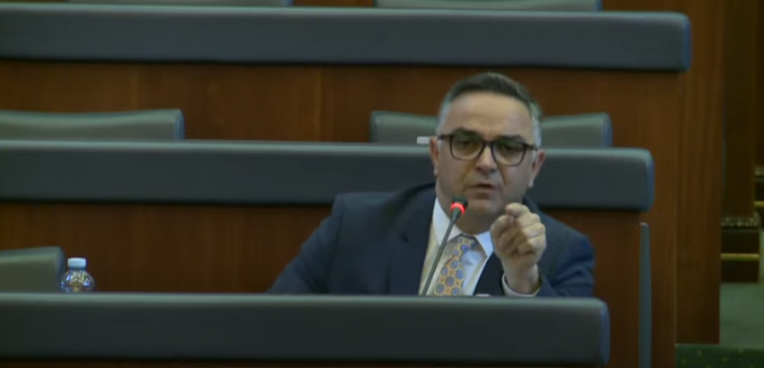 Tahiri: Qeveria Kurti me rekord shkeljesh të Kushtetutës