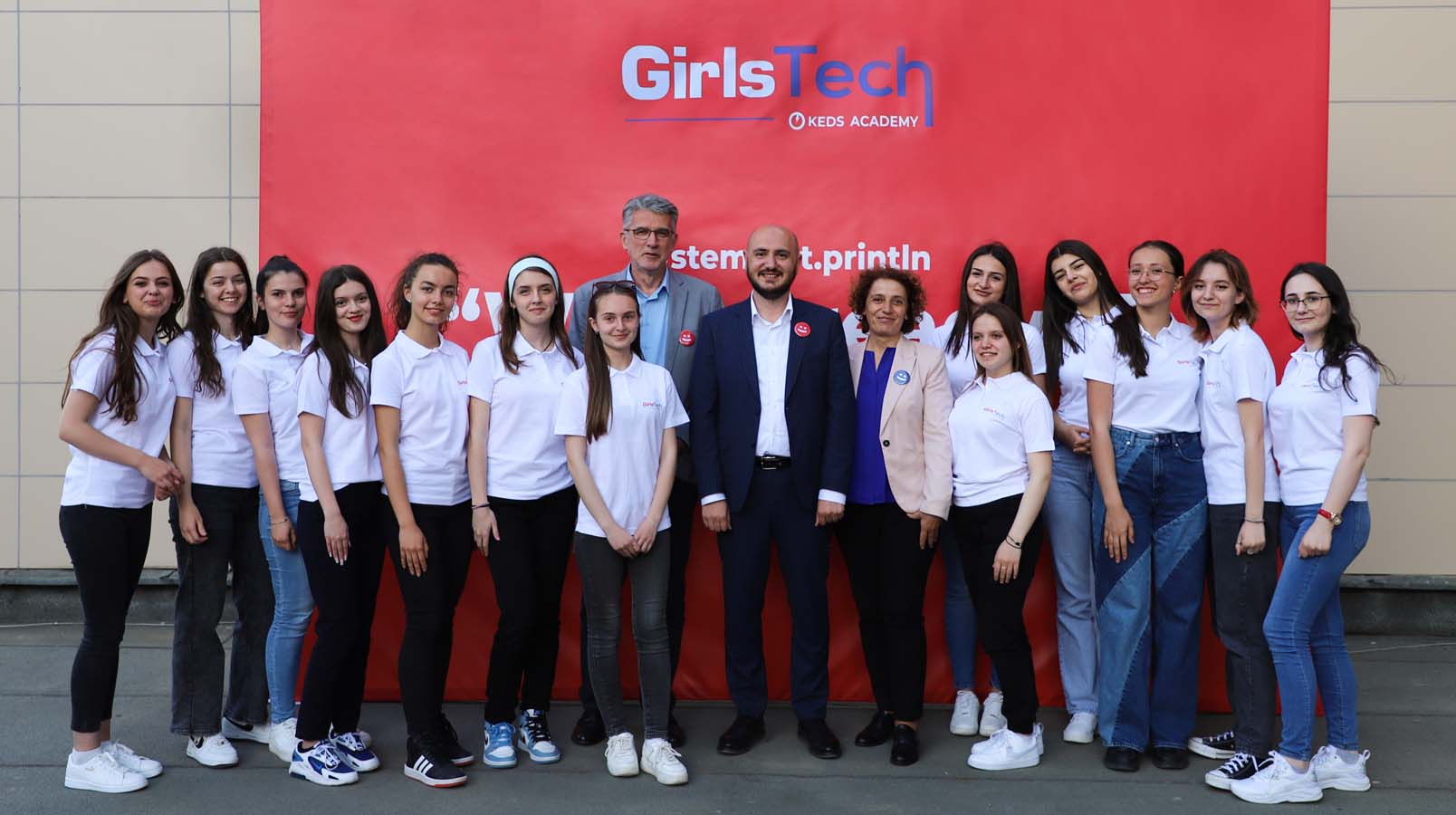KEDS filloi programin “Vajzat në Teknologji – Girls TECH”