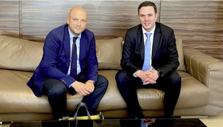 Abdixhiku takohet me emisarin gjerman Sarrazin: Mbështetja e Gjermanisë jetike për Kosovën