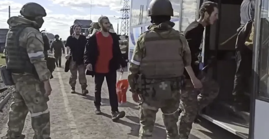 Vazhdon evakuimi i ushtarëve nga fabrika e çelikut në Mariupol