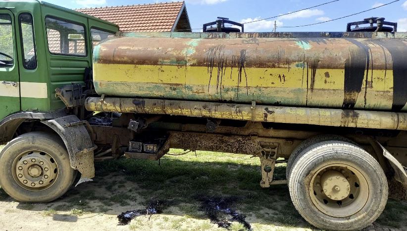 Kapet cisterna me naftë e mallra të tjera, dyshohet se u fut ilegalisht nga Serbia