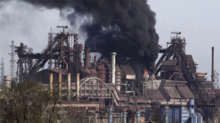 Rusët thonë se kanë marrë nën kontroll fabrikën e çelikut Azovstal