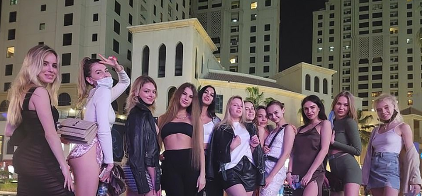 Prapaskenat e “Dubai Porta Potty” dhe përfshirja e vajzave shqiptare në skandalin “fetish”