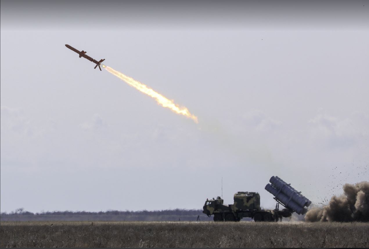 Rusia thotë se ka sulmuar depot e armëve amerikane afër Polonisë