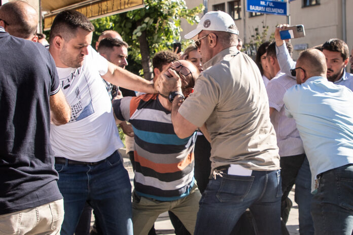“O dora…”, pamje të arrestimit të aktivistëve të PSD-së qe penguan policinë në arrestimin e Dardan Molliqajt