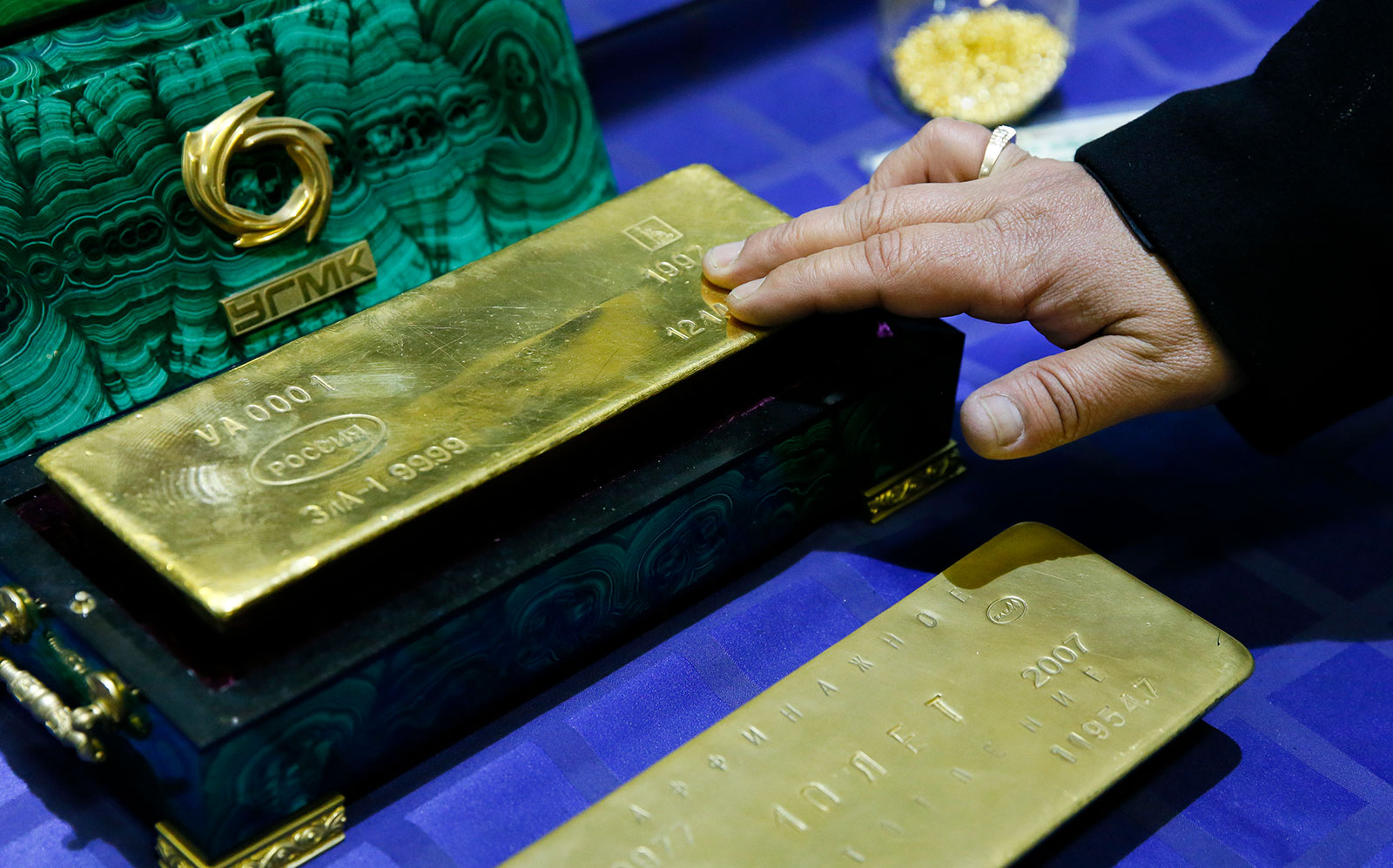 Shtetet e Bashkuara të Amerikës bllokojnë importin e arit rus