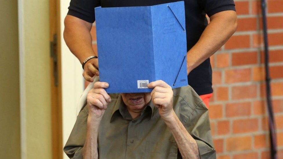101-vjeçari, ish-gardian nazist, dënohet me pesë vjet burgim për vrasje në kamp të përqendrimit