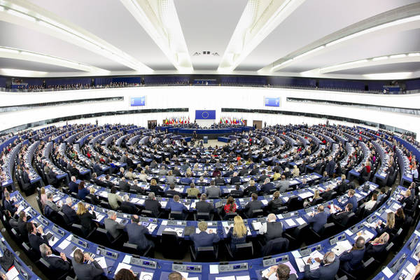 Komisioni për Punë të Jashtme i Parlamentit Evropian miraton Raportin për Kosovën