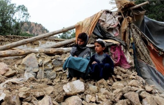 Tërmeti lë shumë fëmijë nën rrënoja, mbi 1 mijë të vdekur në Afganistan
