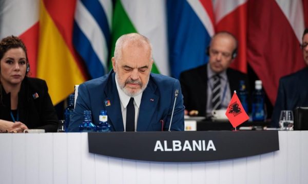 Edi Rama në NATO kërkon që Kosova të ftohet menjëherë në Partneritetin për Paqe