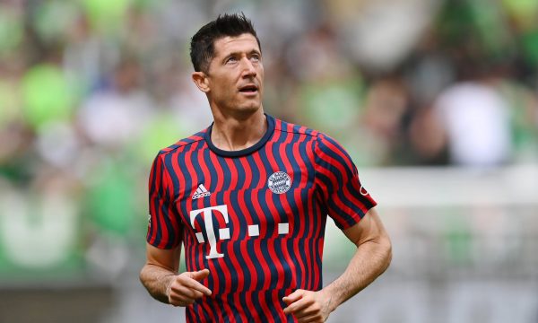Ish-presidenti i Bayernit: Barcelona të ndalojë ofertat për Lewandowskin