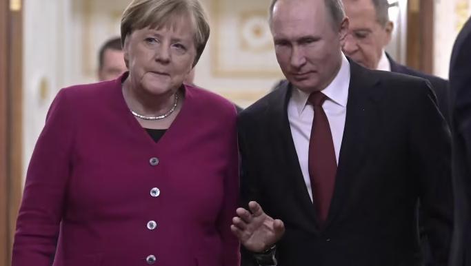 Merkel: Vladimir Putin është i fiksuar me pavarësinë e Kosovës