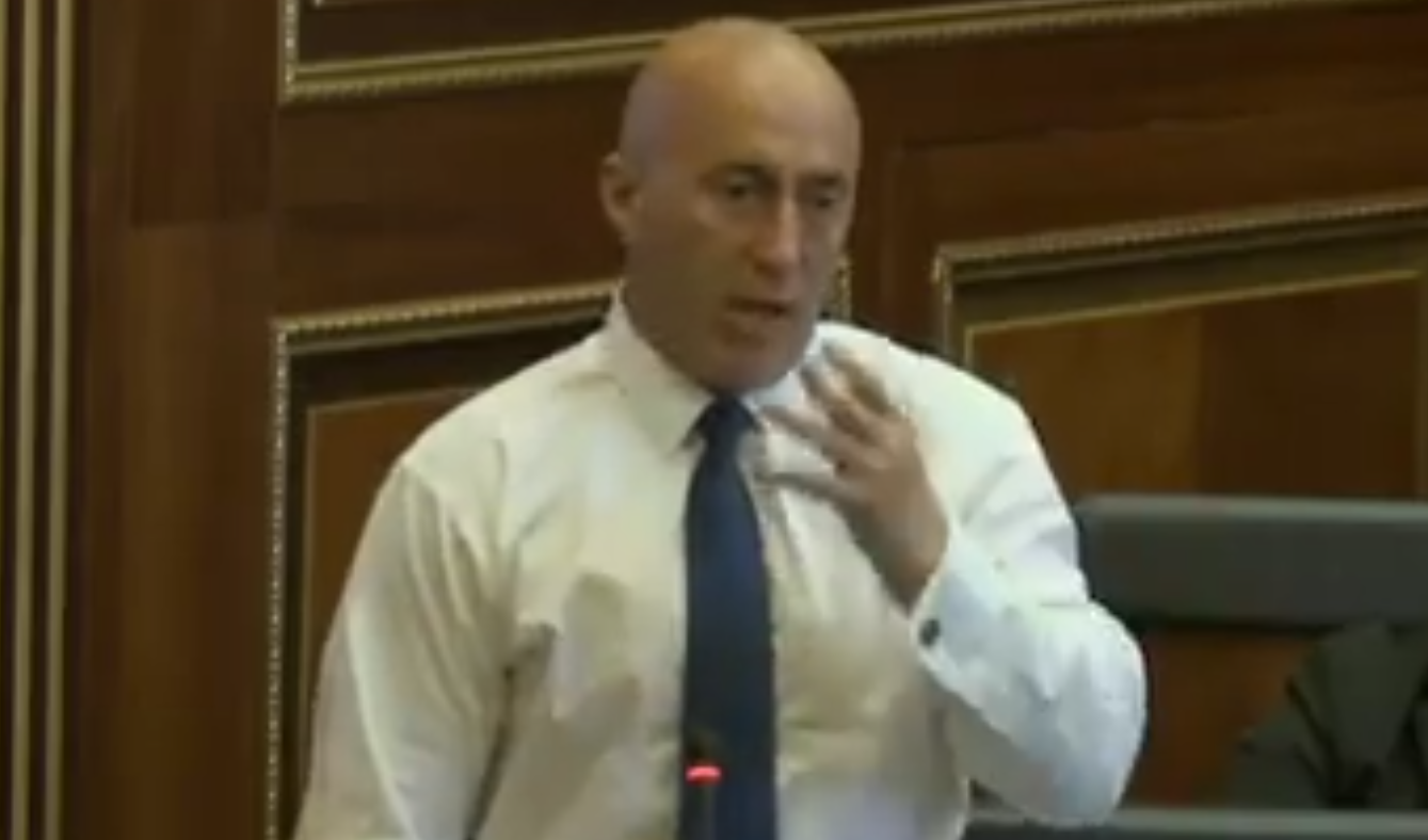 Haradinaj-Kurtit: Pse kur të tjerët e bënë marrëveshjen e quajtët tradhëti kombëtare, tani po krenoheni me të