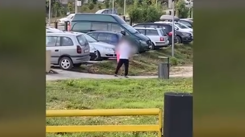 Një burrë rrah brutalisht një vajzë të vogël në Prishtinë