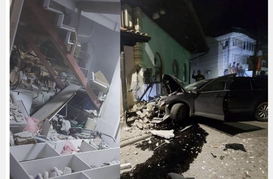 Pamje të reja nga aksidenti në Pejë, ku vetura hyri brenda xhamisë