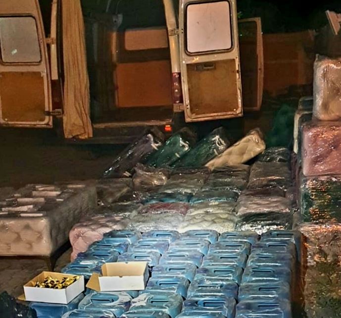Policia e Kosovës ndalon furgonin që po kontrabandonte mallra nga Maqedonia e Veriut