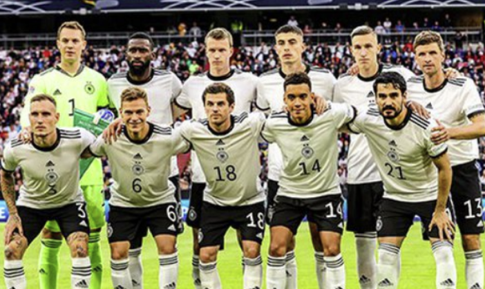 Pse skuadra e Gjermanisë ndaj Anglisë veshi fanellat e vajzave?